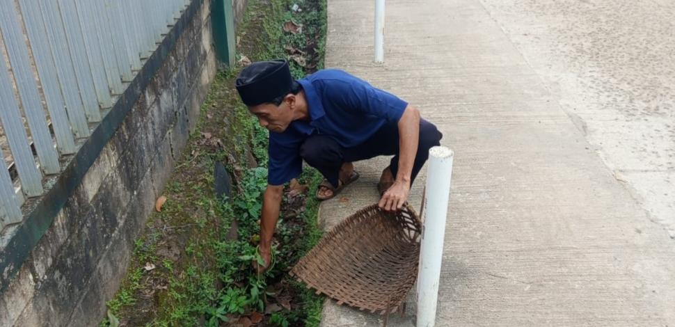 KUA Bandar Sribhawono Gelar Aksi Bersih Lingkungan, Wujudkan Kantor Nyaman dan Pelayanan Prima