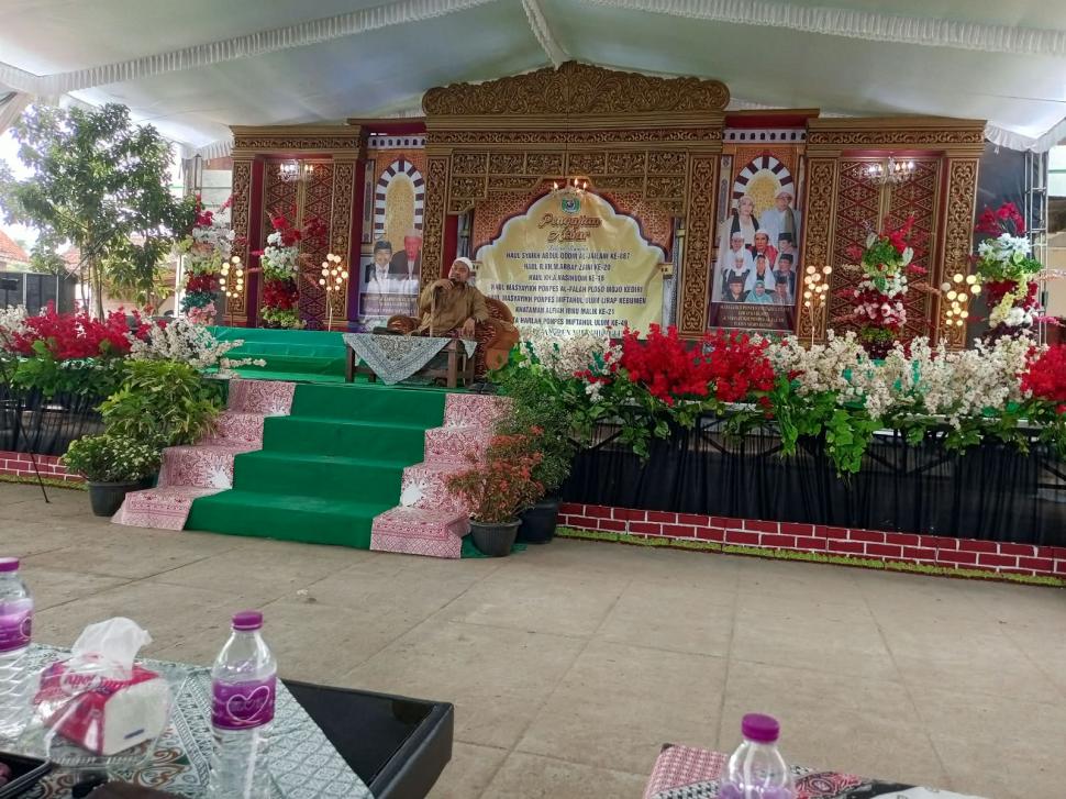 Merawat Ukhuwah, Kepala KUA Bandar Sribhawono Hadiri Pengajian Akbar di Bandar Agung