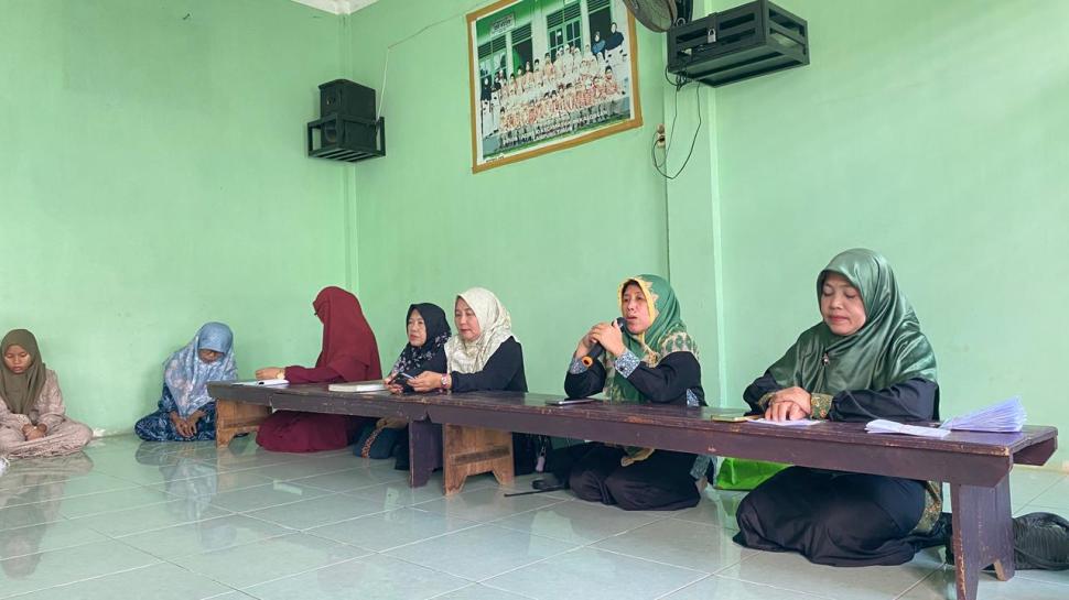 Penyuluh Agama Islam KUA Pekalongan Hadiri Santunan Yatim Piatu di Dua Majelis Taklim