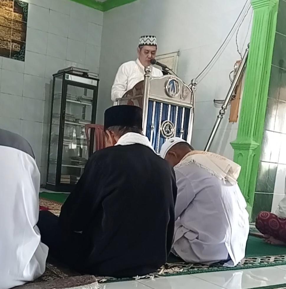 Khutbah Jum'at Peringati HANI, Penyuluh Agama Islam Way Bungur Tekankan Bahaya Narkoba