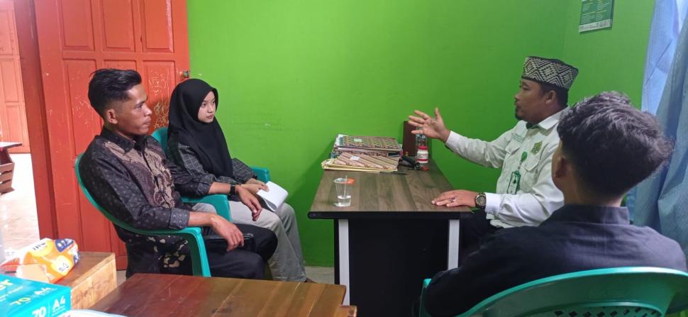 Penyuluh Agama Islam KUA Way Bungur Berikan Pembekalan kepada Dua Pasang Calon Pengantin