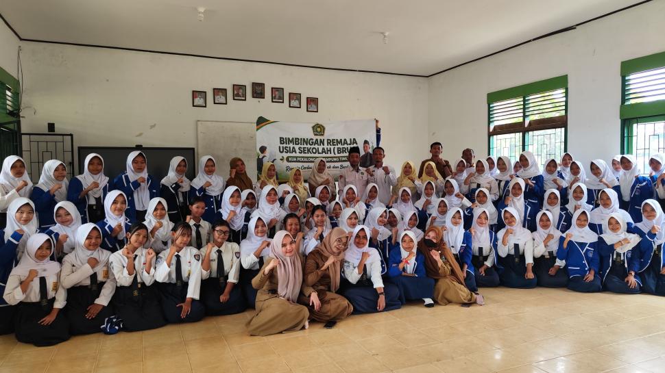 KUA Pekalongan Gelar Bimbingan Remaja Usia Sekolah (BRUS) di SMP Negeri 1 Pekalongan