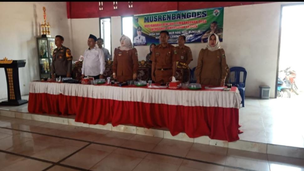 Musrenbangdes Tambah Subur, Kepala KUA Way Bungur Paparkan Program Unggulan