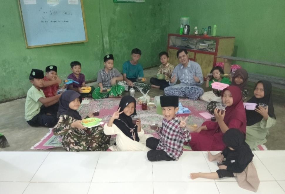 Momentum Ramadan, Penyuluh Agama Islam Way Bungur Gelar Buka Bersama dan Aksi Sosial