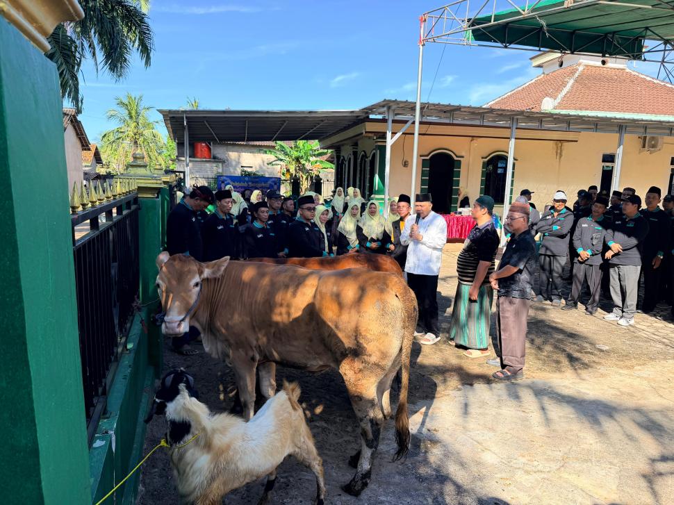 Pokjaluh Kemenag Lampung Timur Gelar “Pokjaluh Berkurban”, Salurkan Daging Kurban dan Paket Sembako