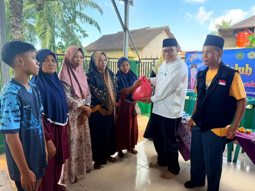 Menghidupkan Semangat Berbagi di Dzulhijjah, Kepala Kemenag Lampung Timur Bersama Pokjaluh Salurkan Qurban