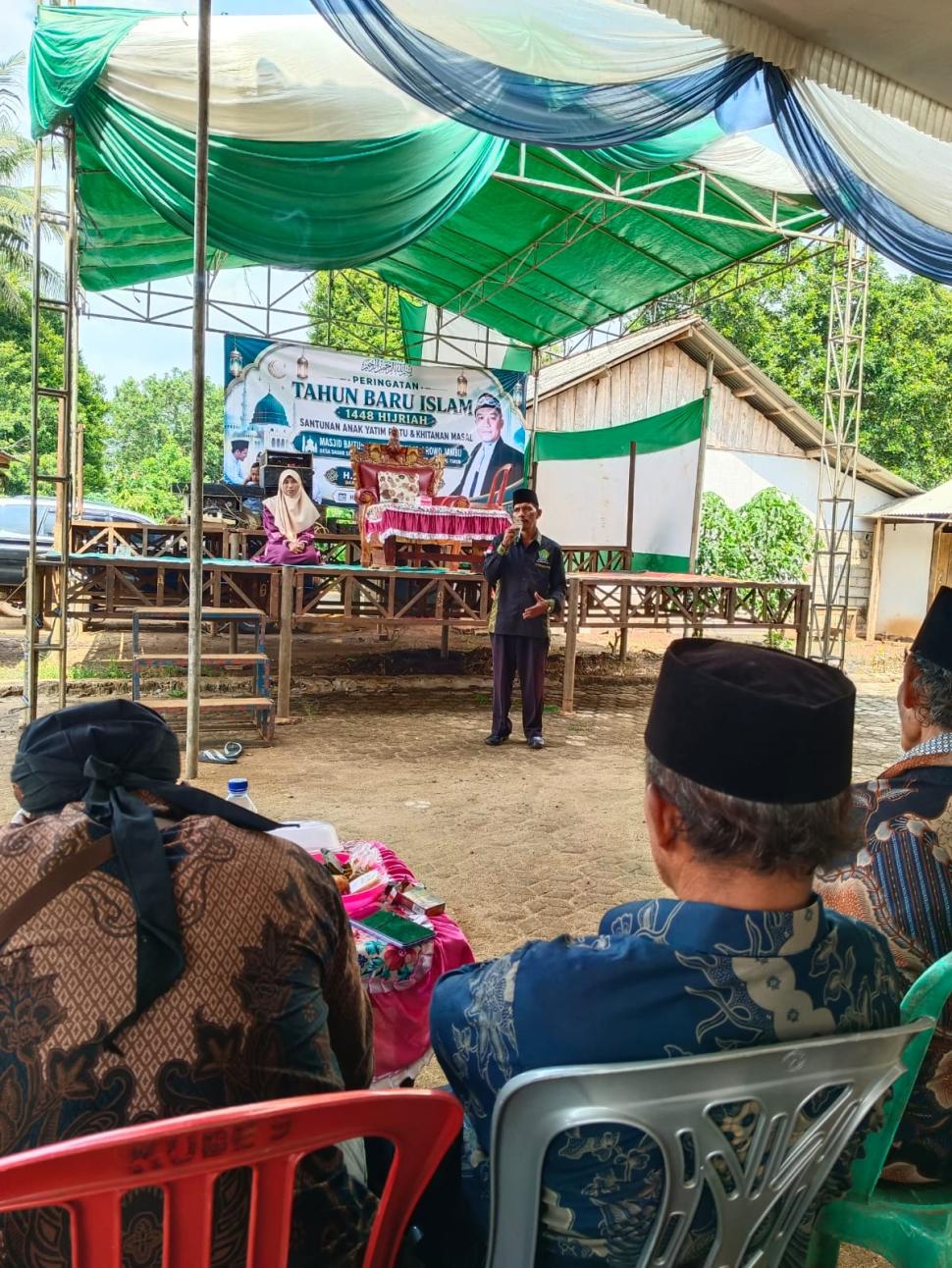 Penyuluh Agama Hadiri Santunan Anak Yatim di Rawa Jambu, Zainal Sampaikan Sambutan Wakili KUA Bandar Sribhawono