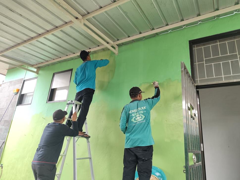Gotong Royong Rawat Kantor, KUA Metro Kibang Tampil Lebih Rapi dan Nyaman
