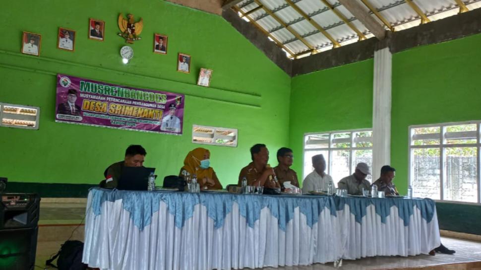 Bangun Kolaborasi, Penyuluh Agama Islam Ikuti Musrenbangdes Srimenanti