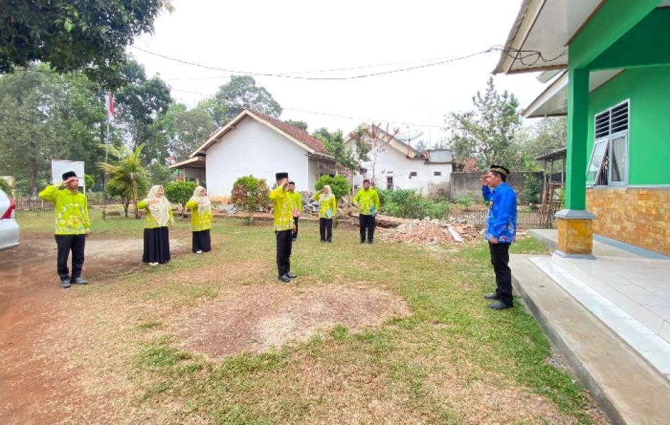 KUA Mataram Baru Gelar Upacara Peringatan Hari Sumpah Pemuda ke-98