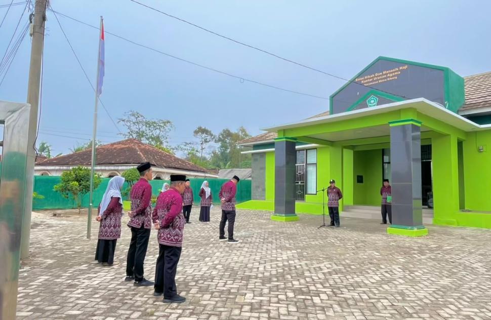 KUA Metro Kibang Gelar Upacara Peringatan Hari Sumpah Pemuda Ke-98 Tahun 2026