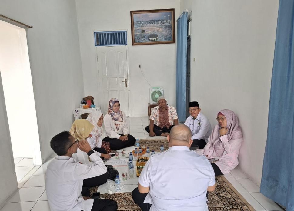 Kepala KUA Metro Kibang Sambut Tim Visitasi Faktual Kanwil Kemenag di LAZISKU KB PII Lampung