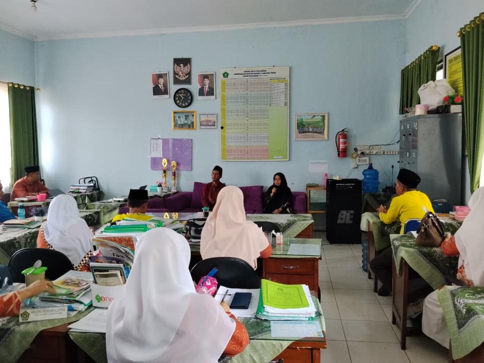 Kunjungan Pengawas Madrasah ke MIN 3 Lampung Timur: Perkuat Implementasi Kurikulum Berbasis Cinta dan Monitoring Administari Madrasah